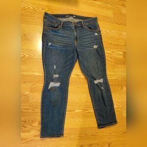 Old Navy Mid-Rise Power Slim Straight Short jeans